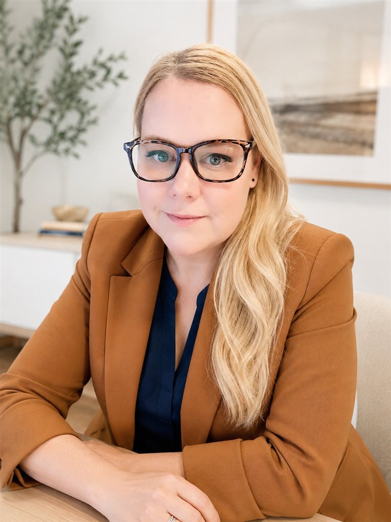 Cynthia Glunt, Co-founder